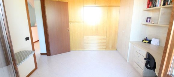 3 bedrooms House in Madone, Italy No. 177352 11