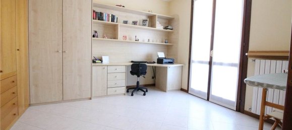 3 bedrooms House in Madone, Italy No. 177352 12