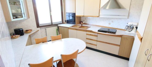 3 bedrooms House in Madone, Italy No. 177352 5