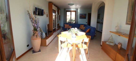 3 bedrooms House in Madone, Italy No. 177352 4