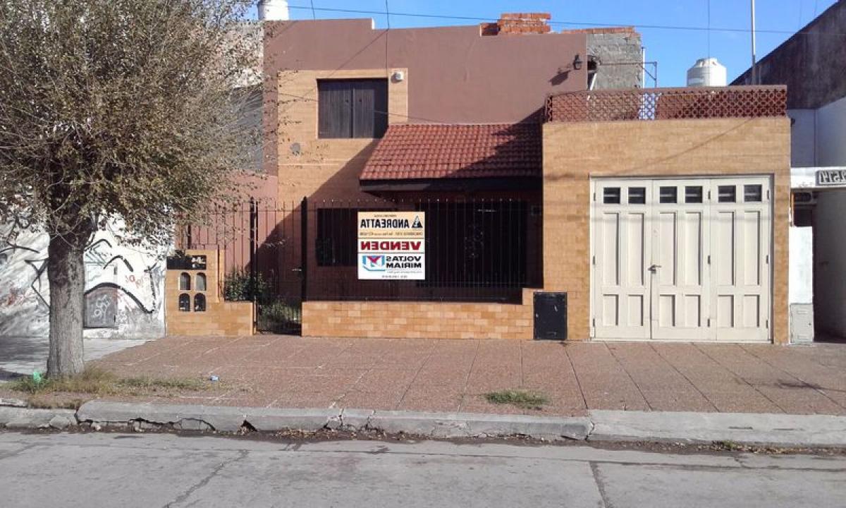 2 bedrooms House in Mar del Plata, Argentina No. 86241