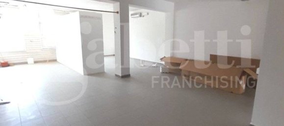 4-salle Bureau à Poggibonsi, Italy No. 272663 7