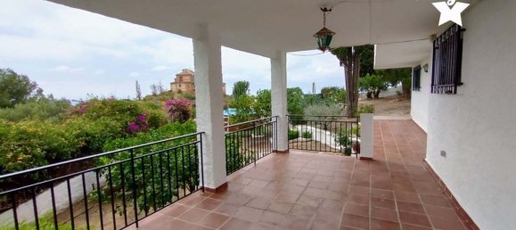 3 bedrooms House in Salobrena, Spain No. 150326 16