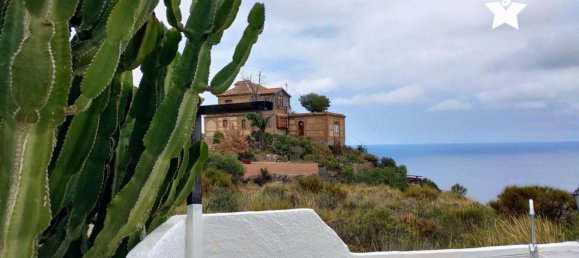 3 bedrooms House in Salobrena, Spain No. 150326 2