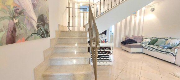 4 rooms Apartment in Rome, Italy No. 196132 6