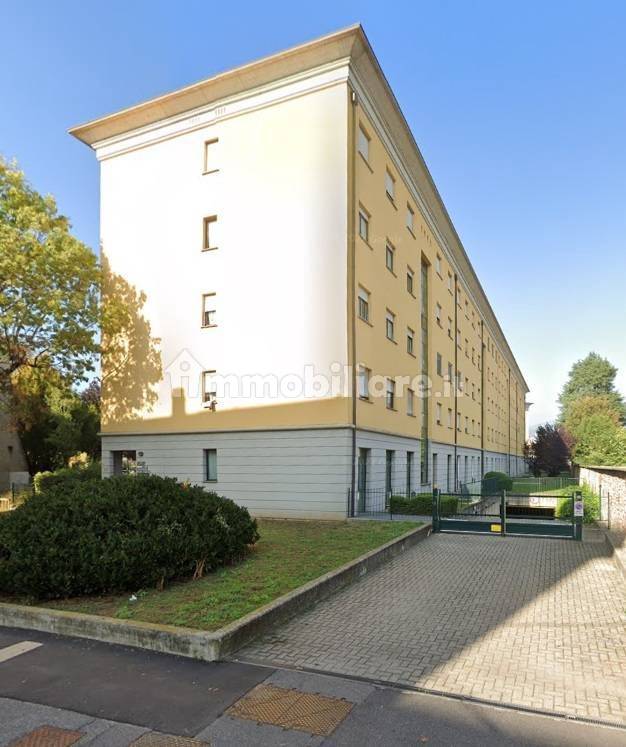 Oficina de 4 habitaciónes en Bergamo, Italy No. 84641