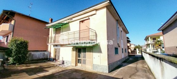 4 rooms Villa in Magenta, Italy No. 64284 3