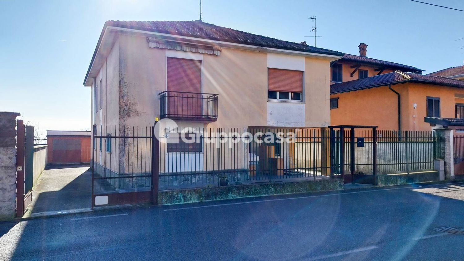 4 rooms Villa in Magenta, Italy No. 64284