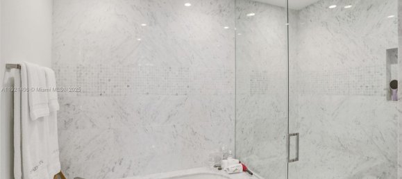 3 Schlafzimmer Gewerbliche Immobilien in Miami, USA, Nr. 615451 14