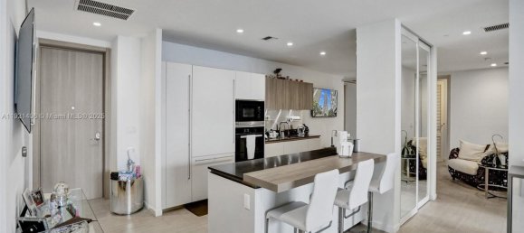3 Schlafzimmer Gewerbliche Immobilien in Miami, USA, Nr. 615451 25