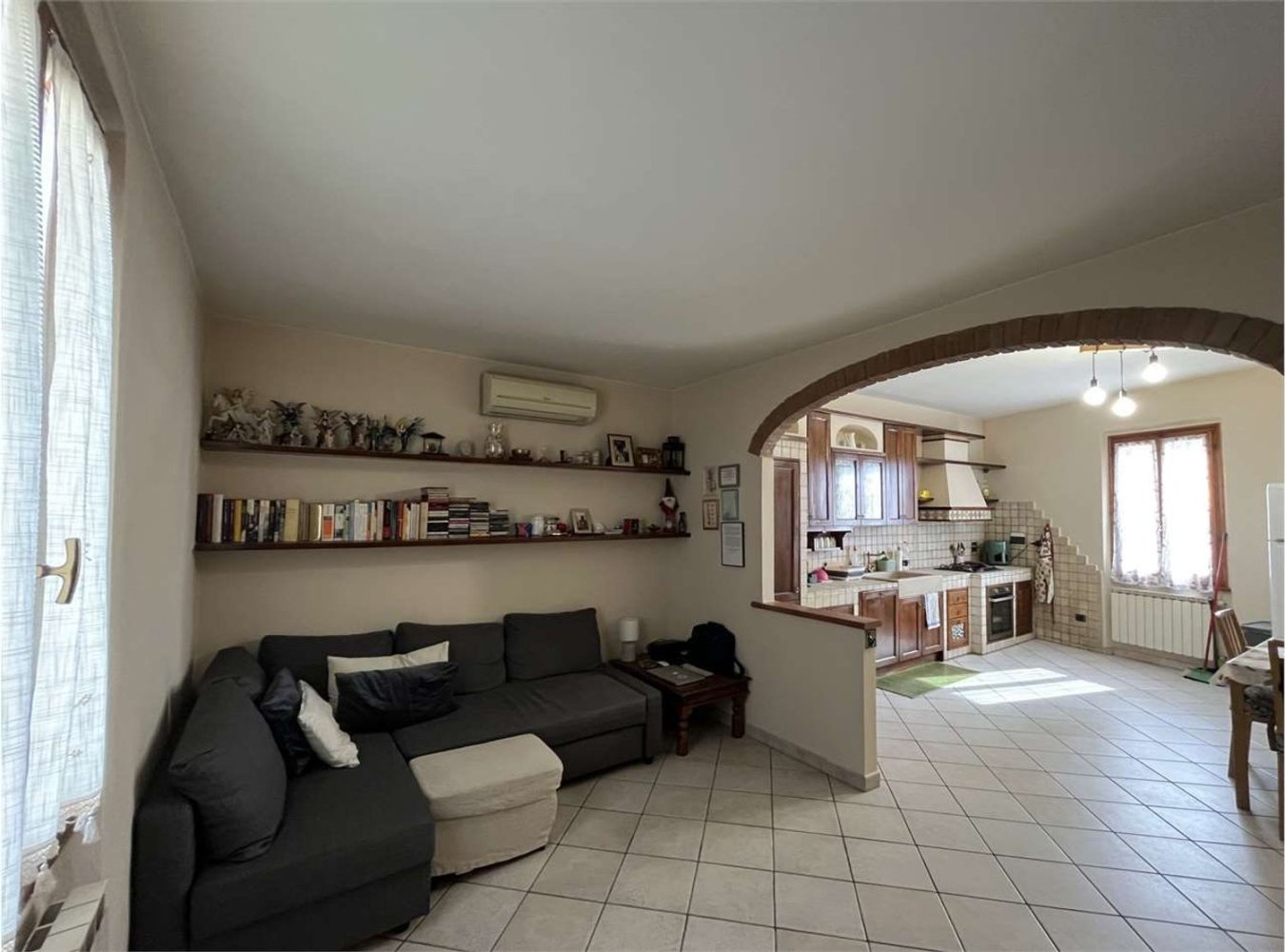 4 bedrooms Apartment in Calenzano, Italy No. 374685