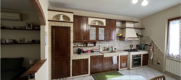 4 bedrooms Apartment in Calenzano, Italy No. 374685 5