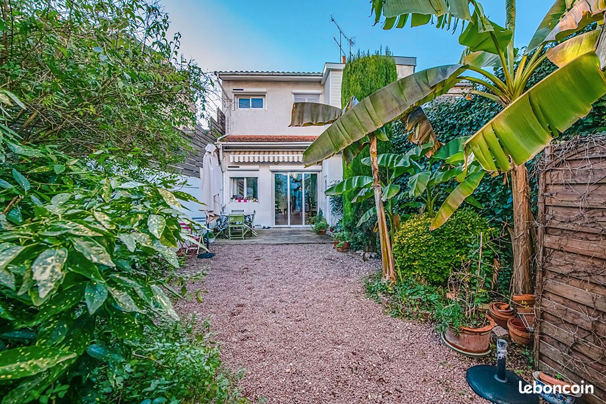 3 bedrooms House in Bordeaux, France No. 340749