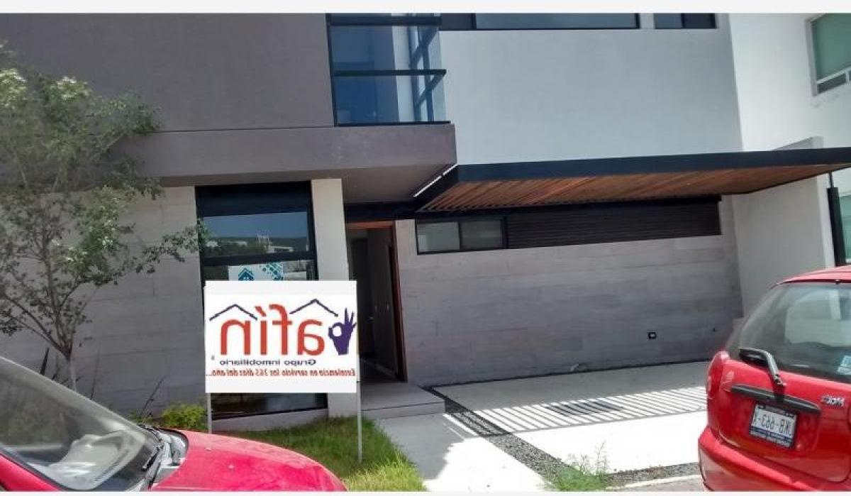 3 bedrooms House in Queretaro, Mexico No. 166912