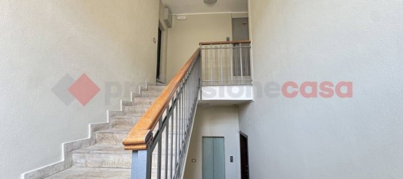 3 rooms Apartment in Catania, Italy No. 314495 3