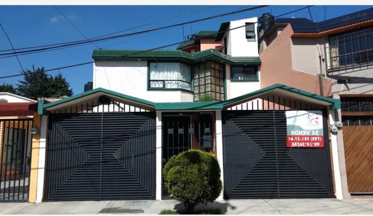 Casa de 3 dormitorios en San Mateo Atenco, Mexico No. 219513