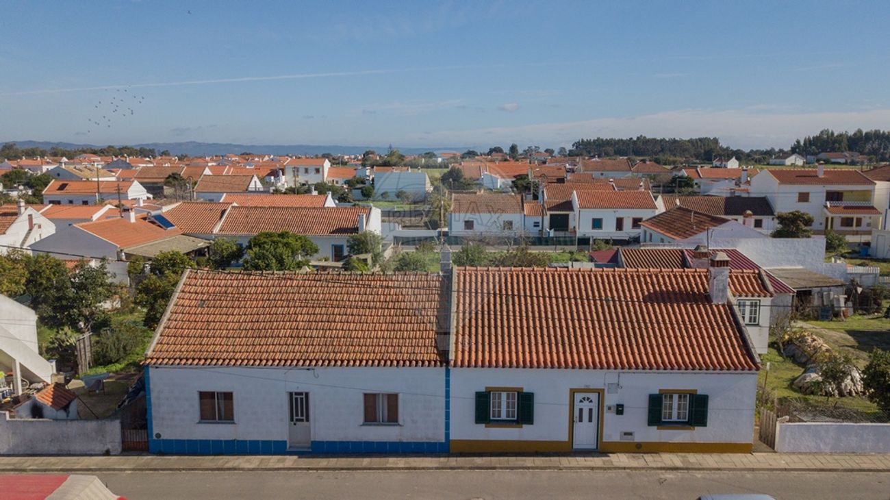 4 bedrooms House in Boavista dos Pinheiros, Portugal No. 15922