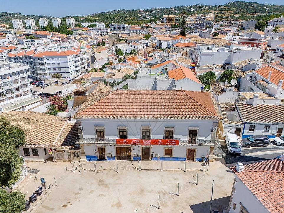 Здание с 6 спальнями в Лоле, Португалия № 308770