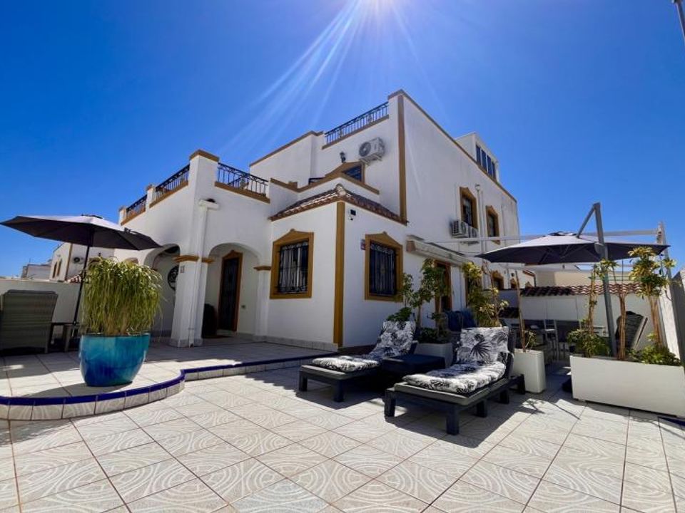 3 bedrooms House in San Miguel de Salinas, Spain No. 274778