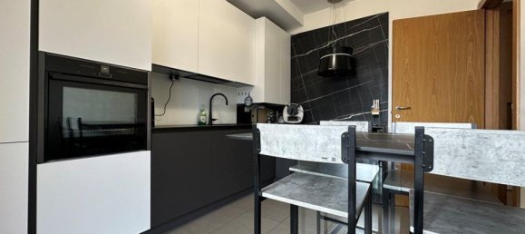 3-salle Appartement à Canzo, Italy No. 9407 6