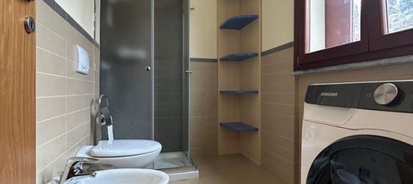 3-salle Appartement à Canzo, Italy No. 9407 11