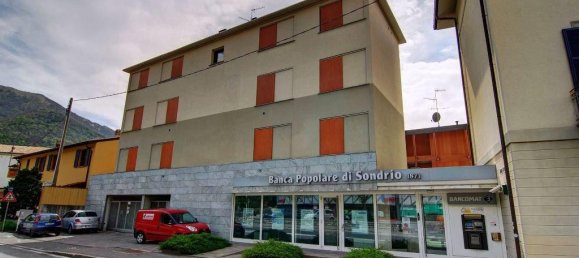 3-salle Appartement à Canzo, Italy No. 9407 15