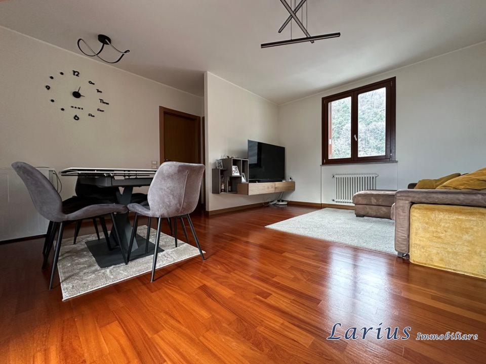 3-salle Appartement à Canzo, Italy No. 9407