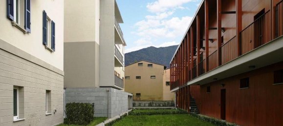 3-salle Appartement à Canzo, Italy No. 9407 17