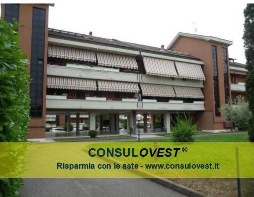 Apartamento de 2 dormitorios en Magenta, Italy No. 99546