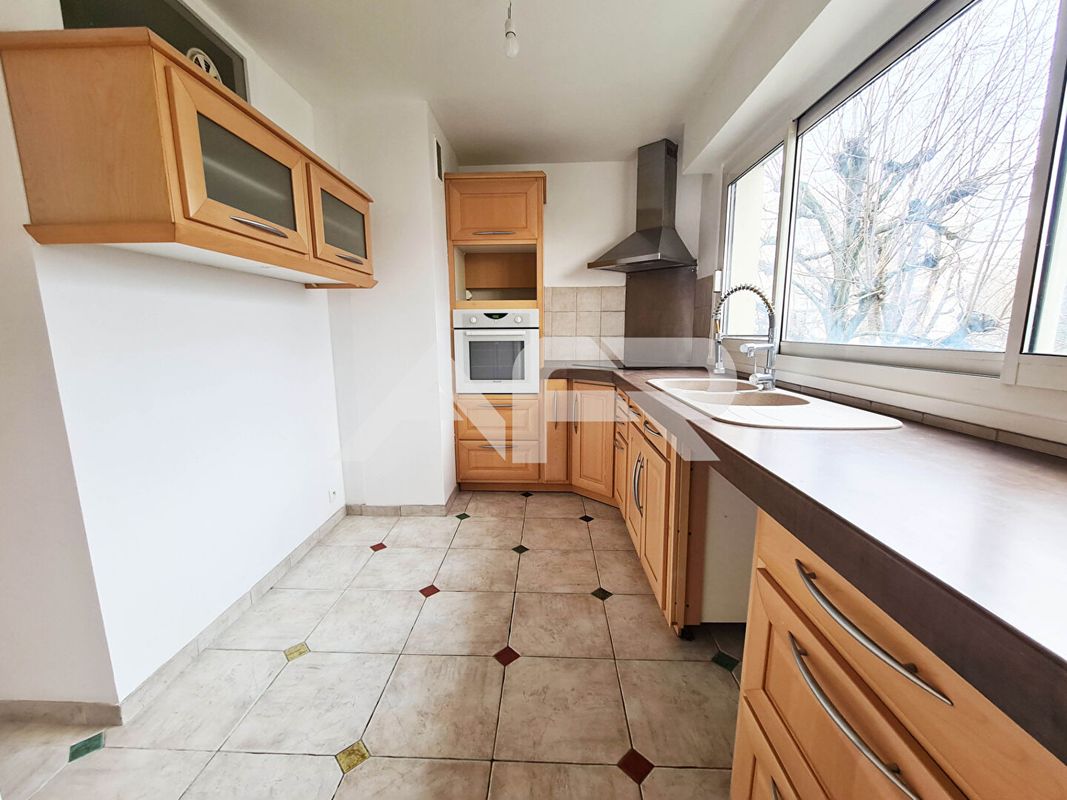 Квартира с 2 спальнями в Шату, Франция № 174772