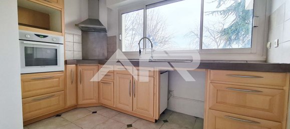 Квартира с 2 спальнями в Шату, Франция № 174772 3