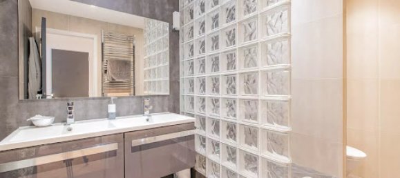 Apartamento de 3 dormitorios en Paris, France No. 166099 13