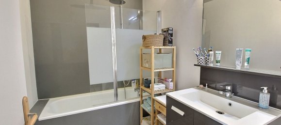 Apartamento de 2 dormitorios en Montreuil, France No. 279587 5