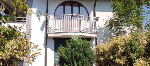 3 bedrooms Villa in Lonate Pozzolo, Italy No. 142619 8