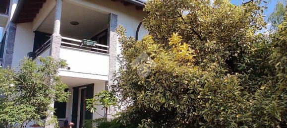 3 bedrooms Villa in Lonate Pozzolo, Italy No. 142619 5