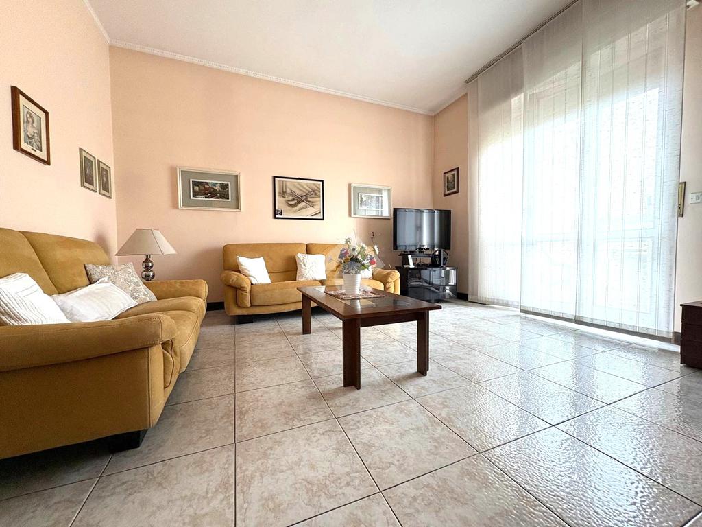 2 bedrooms Apartment in Legnano, Italy No. 305663