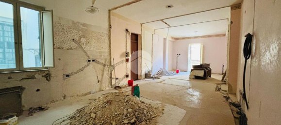 3-Zimmer Wohnung in Palermo, Italy, Nr. 7633 7