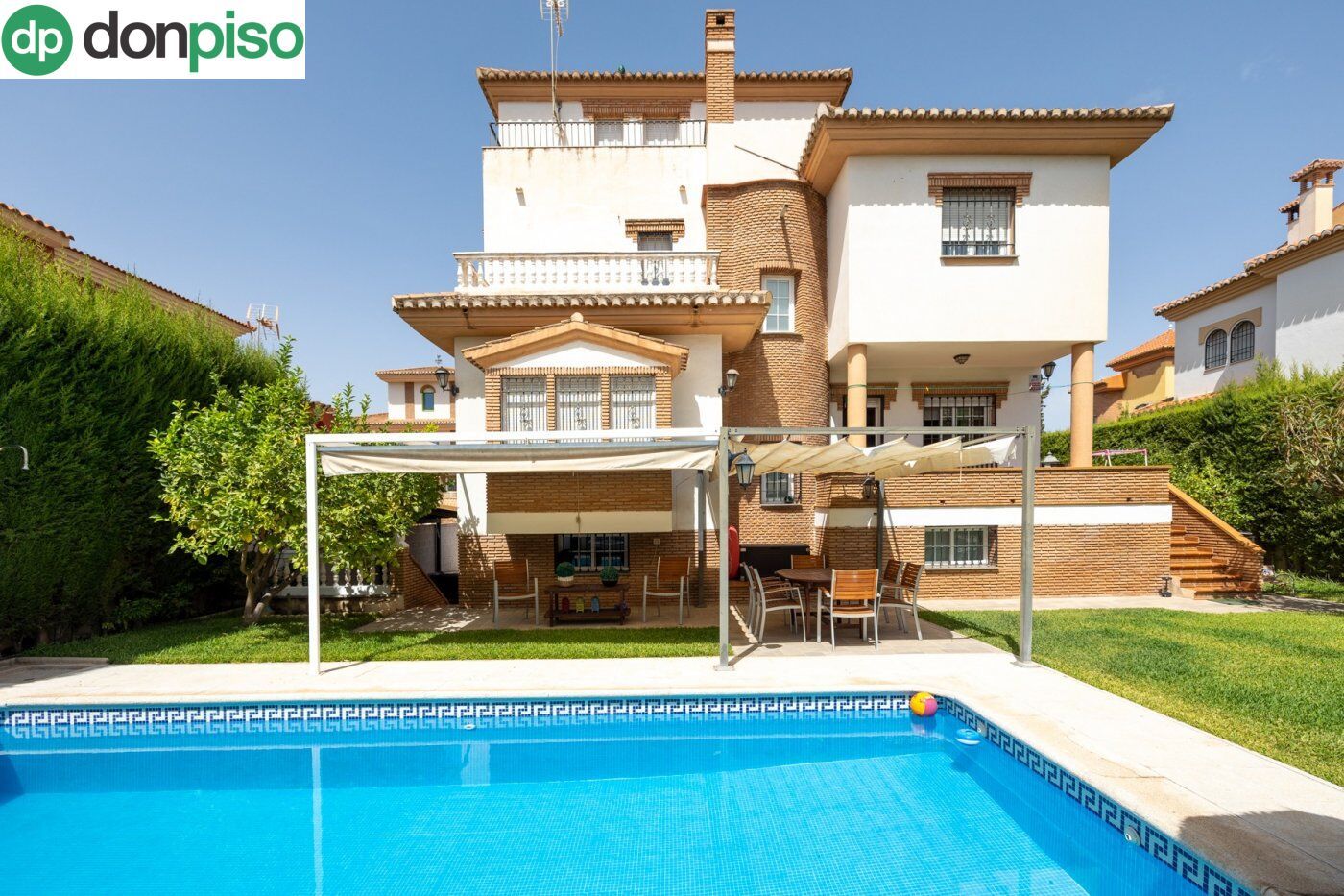 7 bedrooms House in Granada, Spain No. 216580