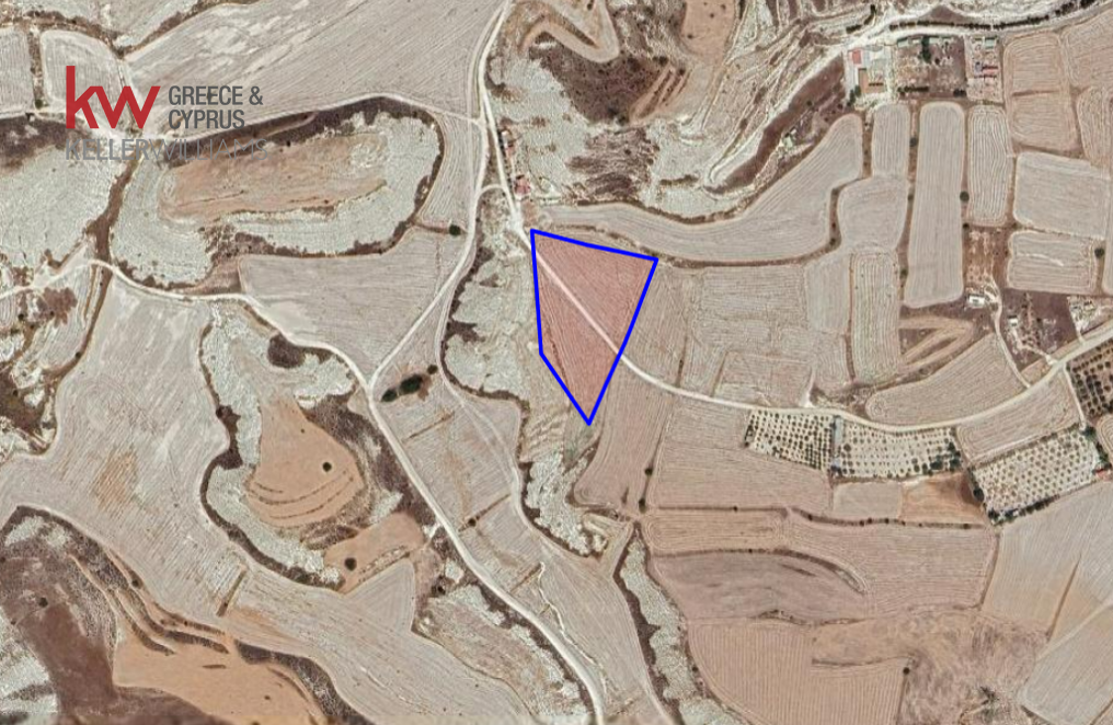 Земельный участок 9096м² в Ларнака, Кипр № 181223