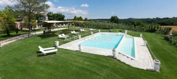 10 bedrooms Villa in Pitigliano, Italy No. 492 2