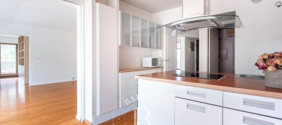 3 bedrooms Apartment in Yvelines, France No. 170217 5