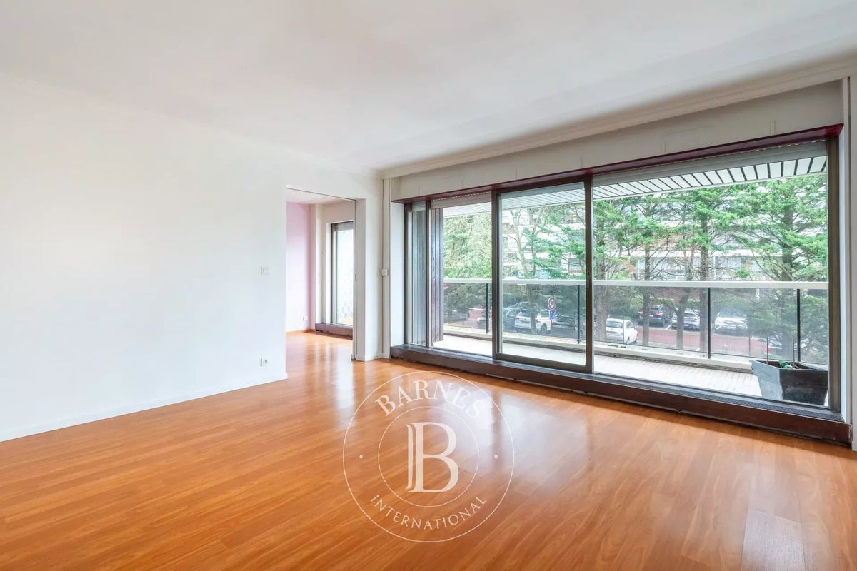 3 bedrooms Apartment in Yvelines, France No. 170217