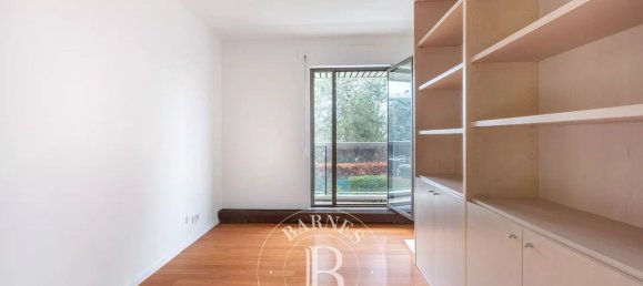 3 bedrooms Apartment in Yvelines, France No. 170217 9