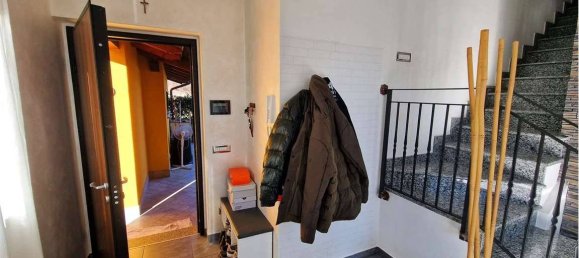 2 bedrooms Villa in Leggiuno, Italy No. 1624 9