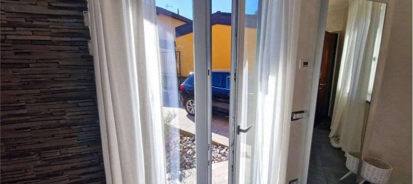 2 bedrooms Villa in Leggiuno, Italy No. 1624 7