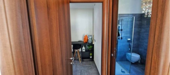 2 bedrooms Villa in Leggiuno, Italy No. 1624 12