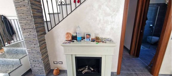 2 bedrooms Villa in Leggiuno, Italy No. 1624 11