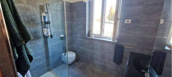 2 bedrooms Villa in Leggiuno, Italy No. 1624 13