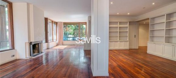 Apartamento de 4 dormitorios en Barcelona, Spain No. 182351 10