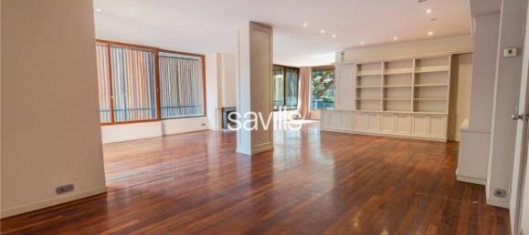 Apartamento de 4 dormitorios en Barcelona, Spain No. 182351 2